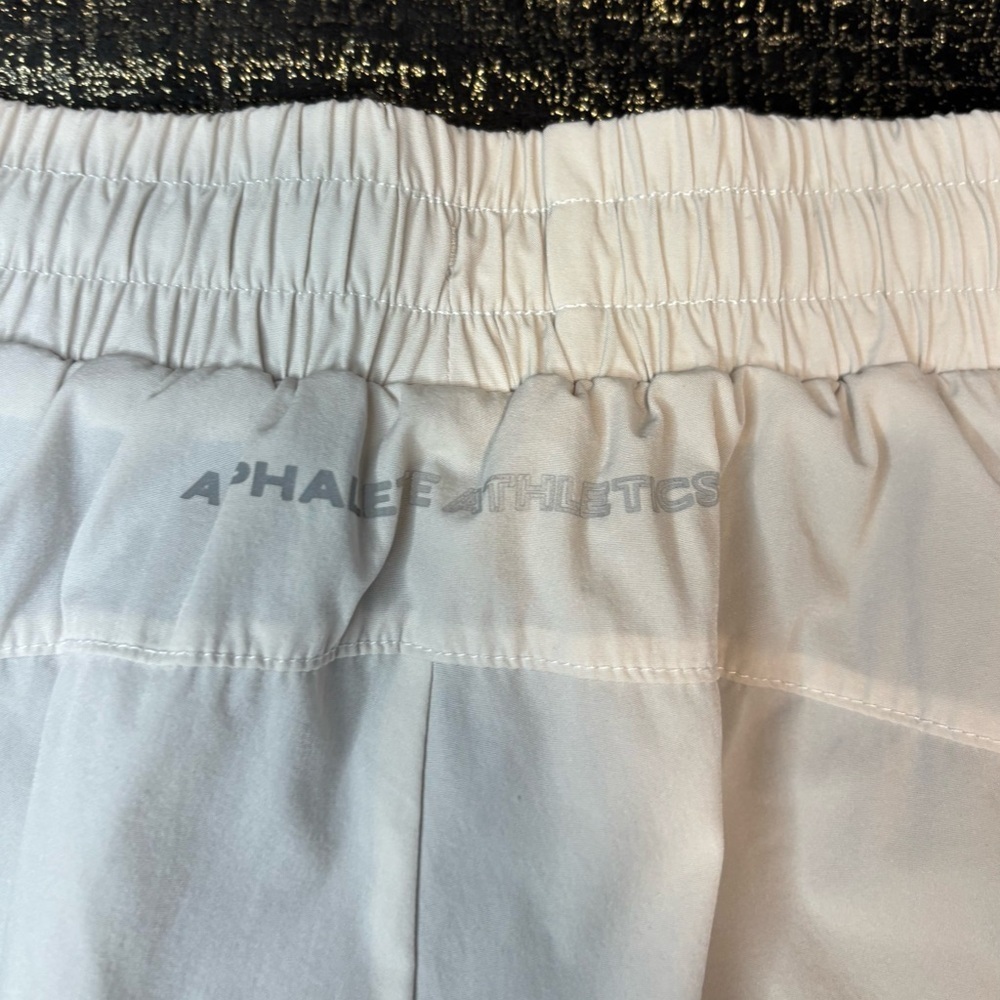 Alphalete Athletics Women Gray Stride Shorts Double Layered - Picture 6 of 10